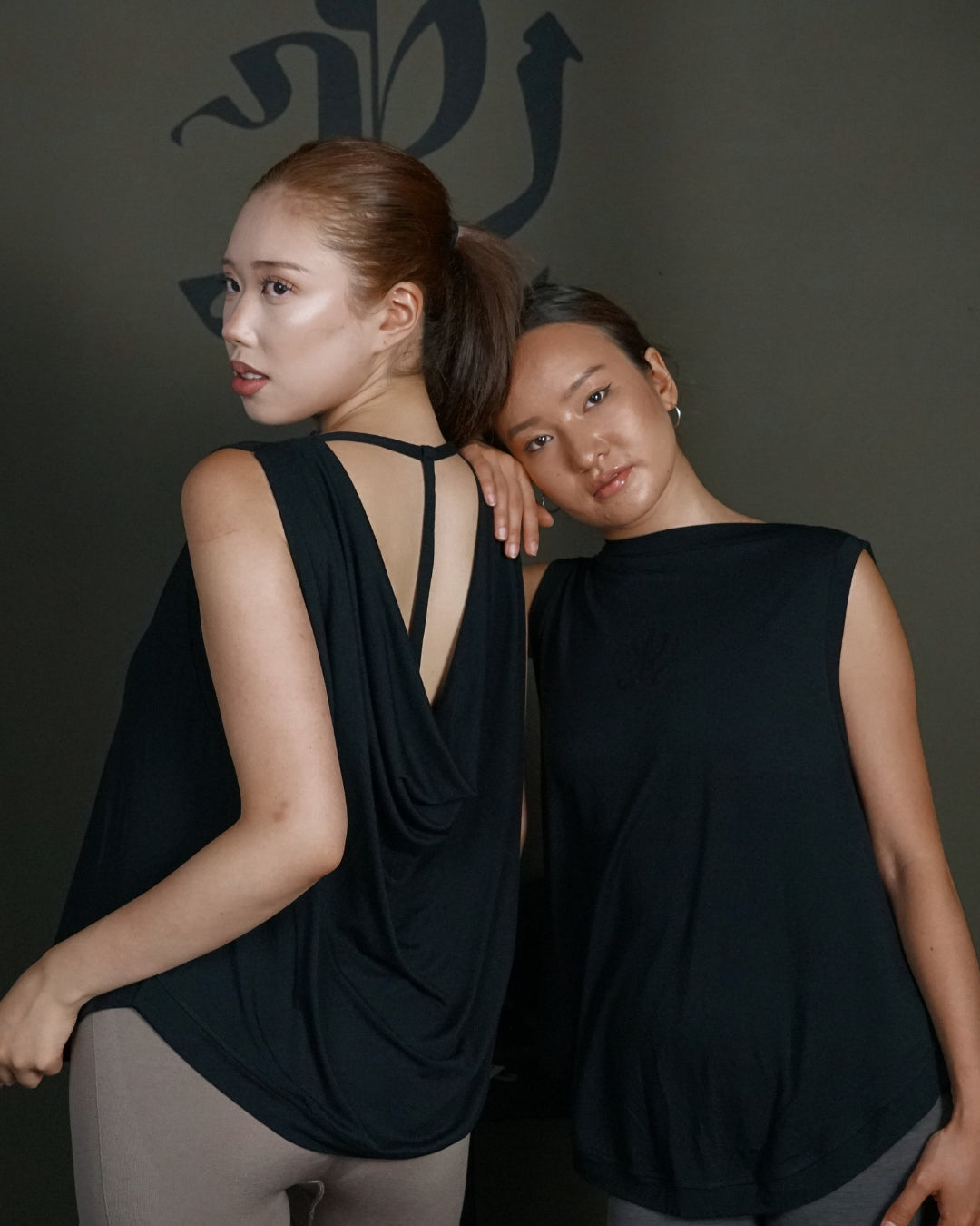 Back-Cowl Sleeveless Cover